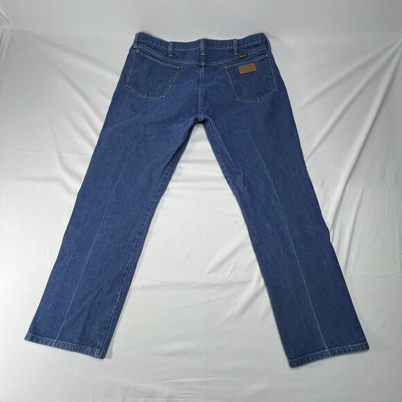 Wrangler 13MWZ Men's Regular Fit Straight Leg Western Blue Jeans - Size 40x29.5 - Picture 2 of 6